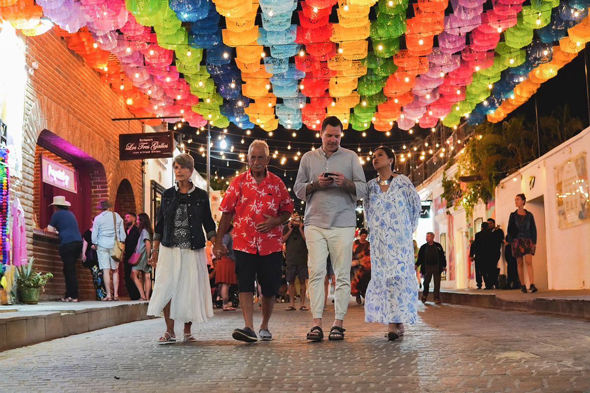 The San Jose del Cabo Art Walk is one of the best free things to do in Cabo!