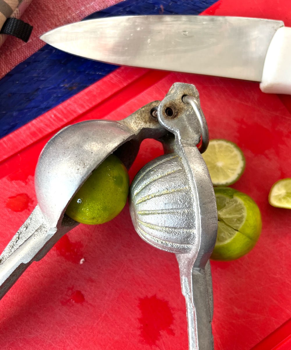 Crusher for limes